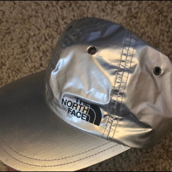 SUPREME TNF HAT - Picture 1 of 3